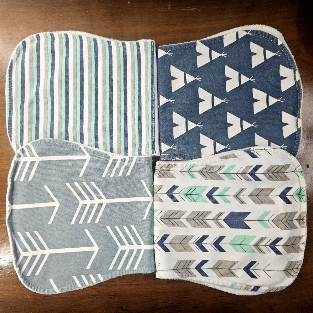 Set of 4 Oofos Burp Cloths